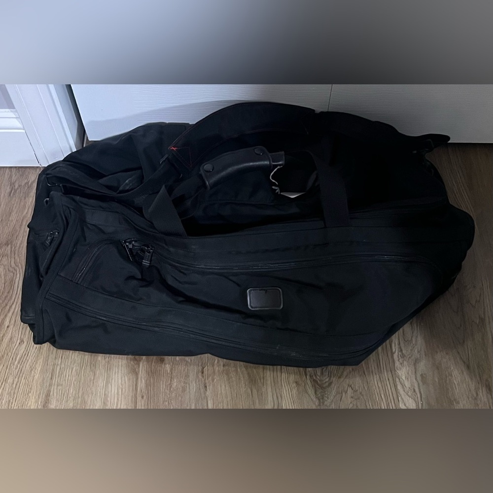 Tumi Targus Duffel Bag in Black